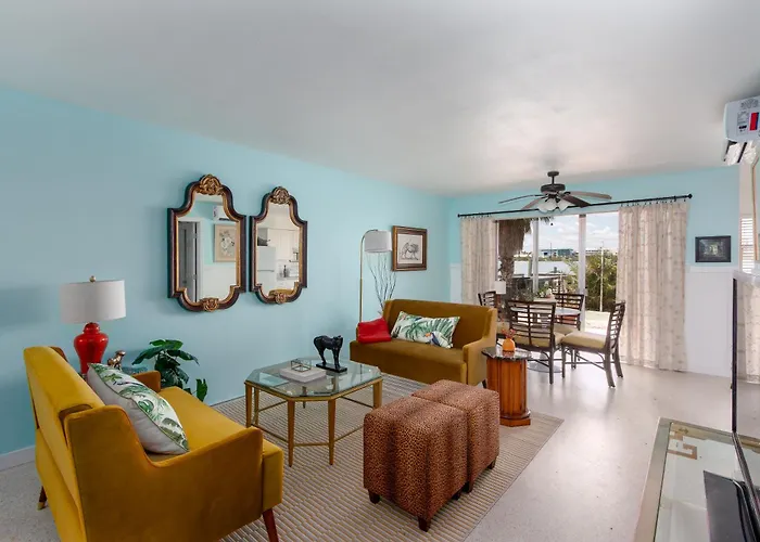 Casa de férias Front-row Waterfront Escape - 1br On Clearwater *