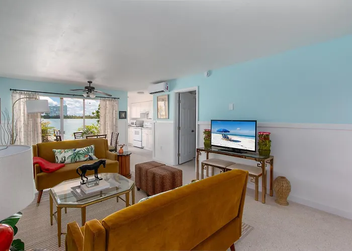 Casa de férias Front-row Waterfront Escape - 1br On Clearwater