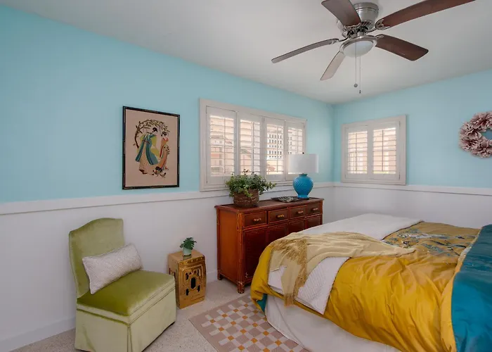 Front-row Waterfront Escape - 1br On Clearwater Casa de férias *